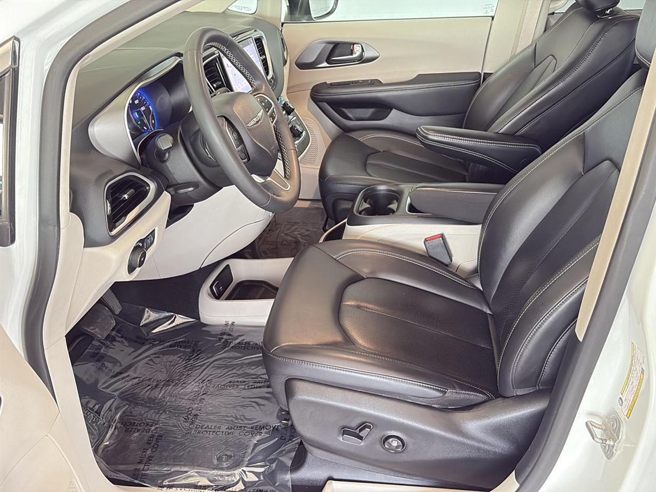 Chrysler Pacifica Touring L FWD 2023