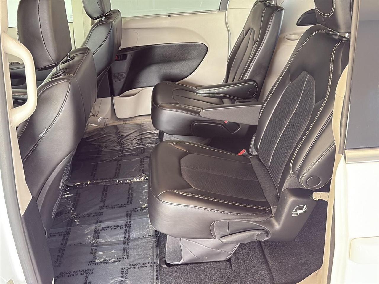 Chrysler Pacifica Touring L FWD 2023