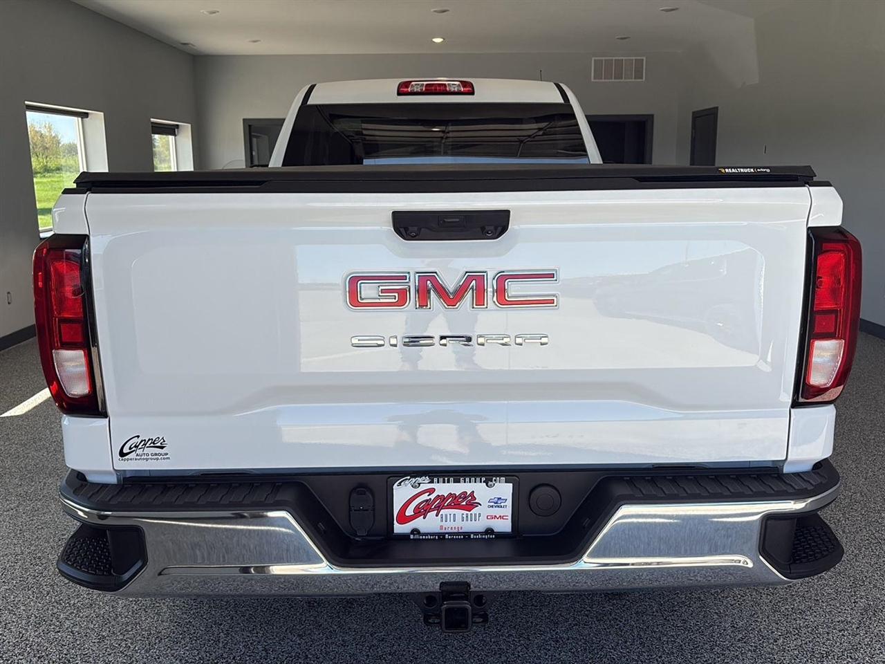 GMC Sierra 1500 4WD Reg Cab 140" Pro 2025