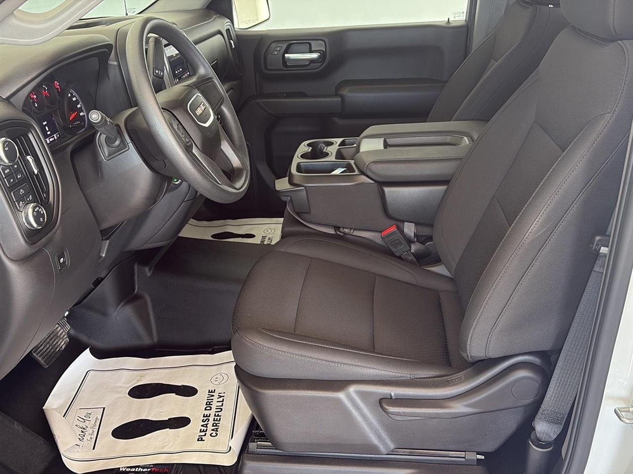 GMC Sierra 1500 4WD Reg Cab 140" Pro 2025