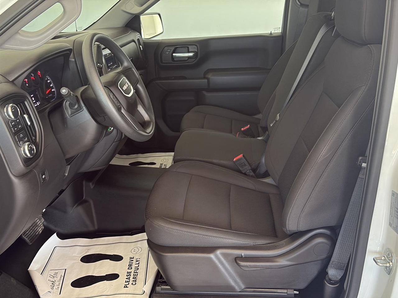 GMC Sierra 1500 4WD Reg Cab 140" Pro 2025
