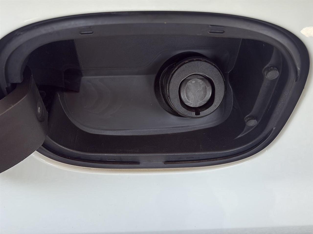 GMC Sierra 1500 4WD Reg Cab 140" Pro 2025