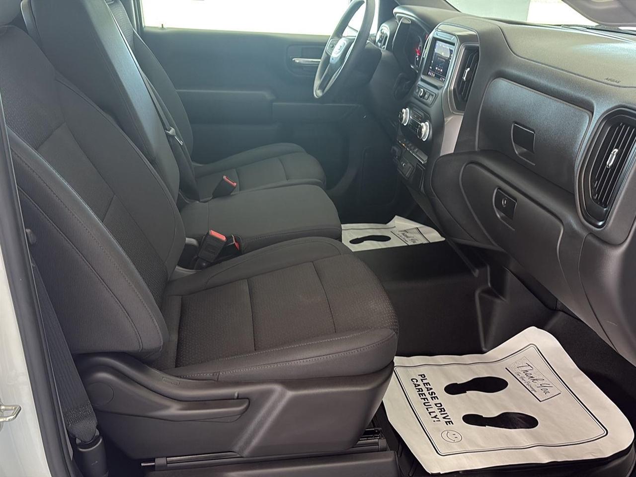 GMC Sierra 1500 4WD Reg Cab 140" Pro 2025