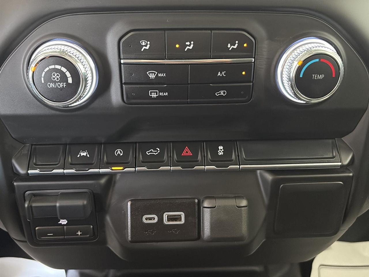 GMC Sierra 1500 4WD Reg Cab 140" Pro 2025