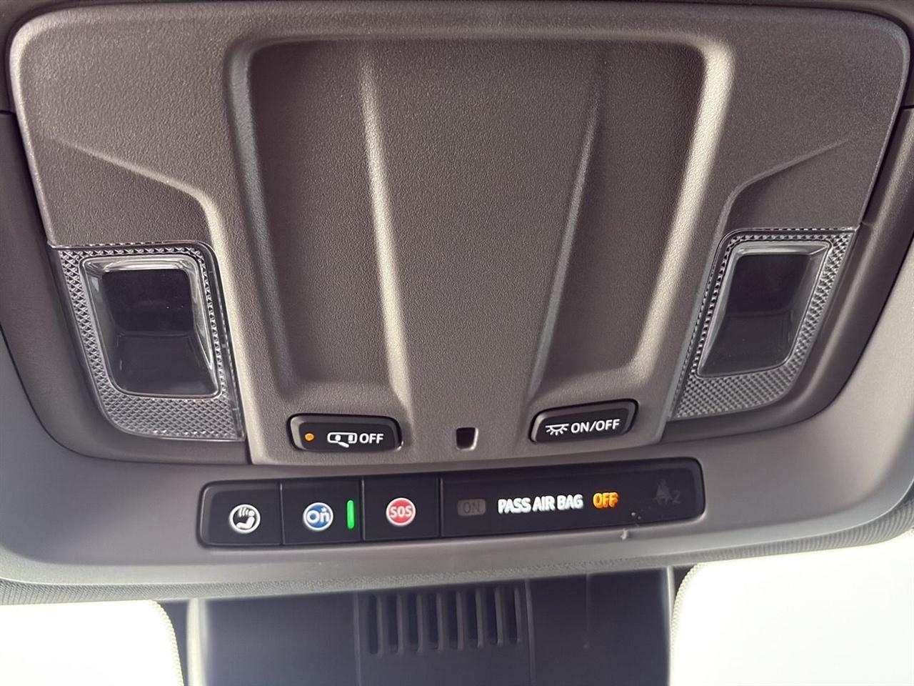 GMC Sierra 1500 4WD Reg Cab 140" Pro 2025