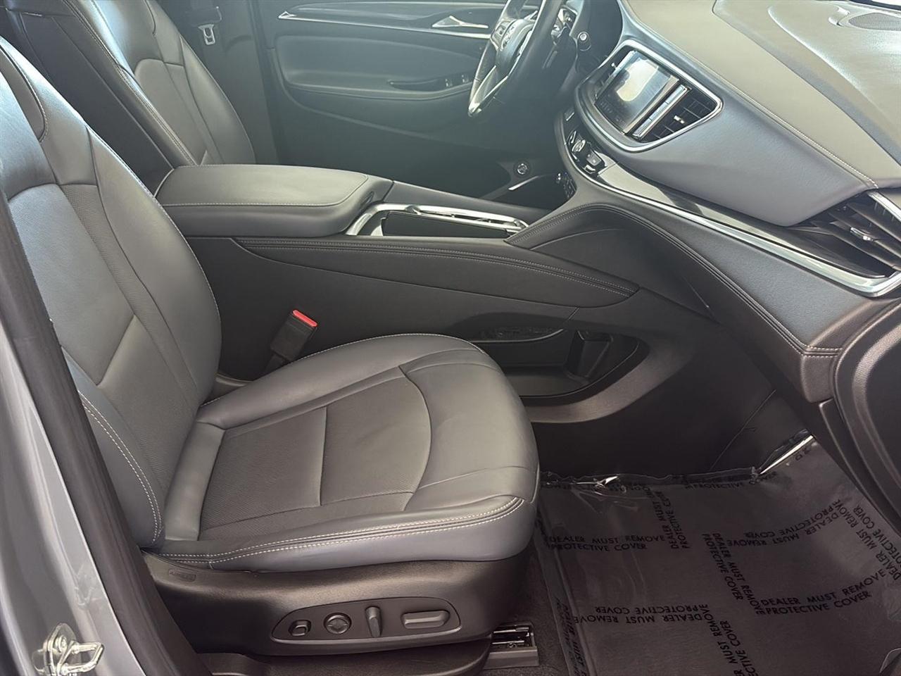 Buick Enclave AWD 4dr Premium 2023