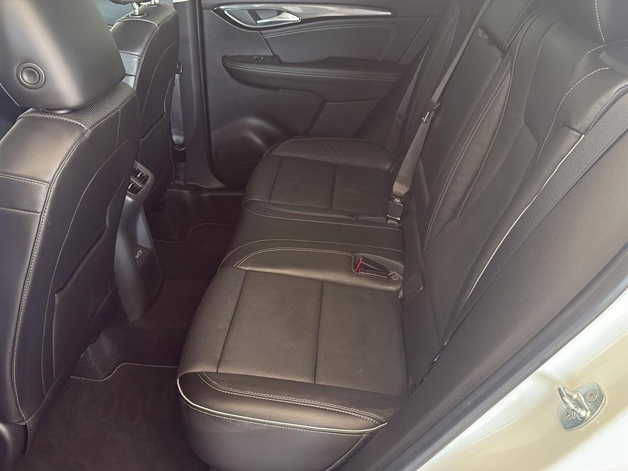 Buick Envision AWD 4dr Essence 2021