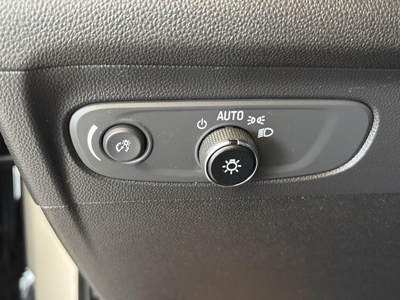 Buick Envision AWD 4dr Essence 2021