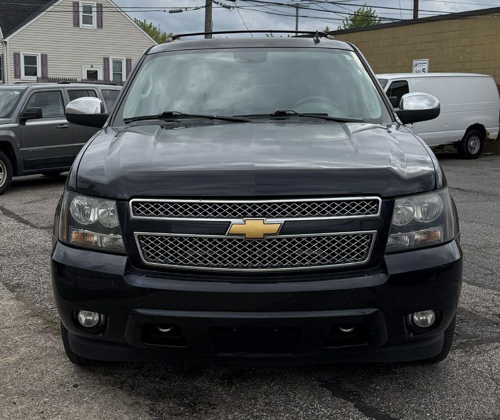 Chevrolet Suburban  2014