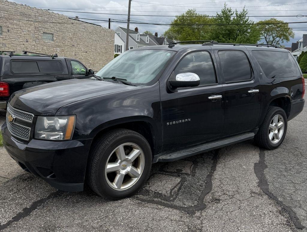 Chevrolet Suburban  2014