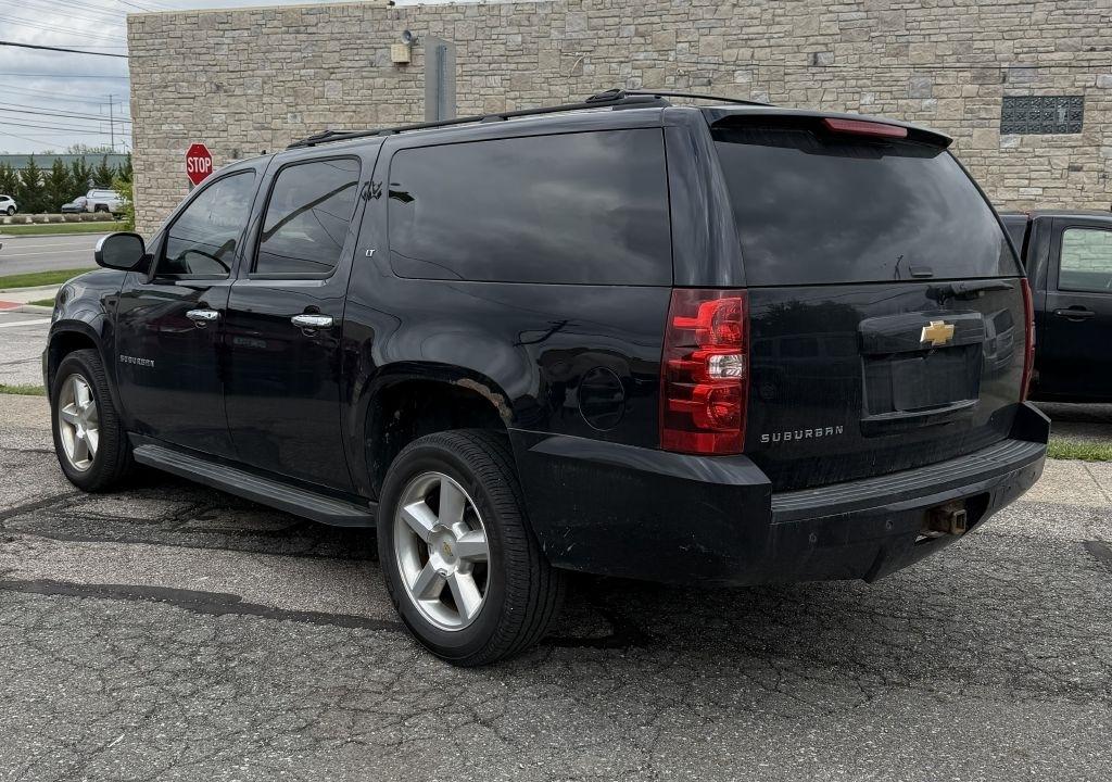 Chevrolet Suburban  2014