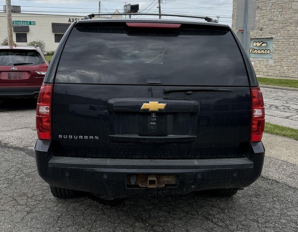 Chevrolet Suburban  2014