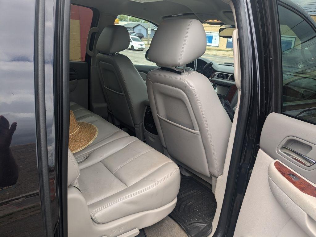 Chevrolet Suburban  2014