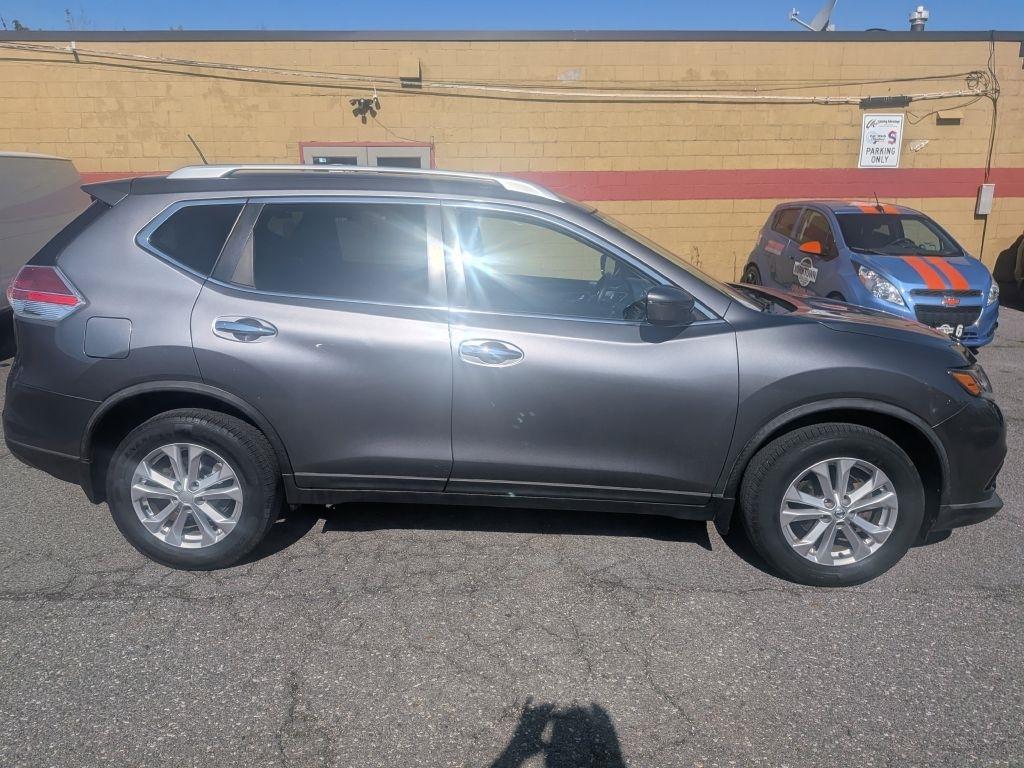 2016 Nissan Rogue SV - Photo 2