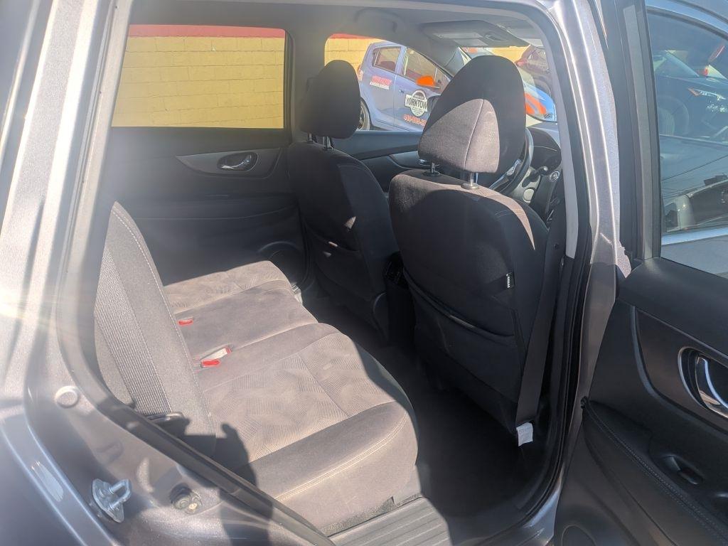 2016 Nissan Rogue SV - Photo 11