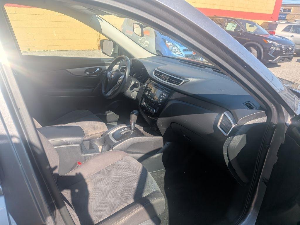 2016 Nissan Rogue SV - Photo 12