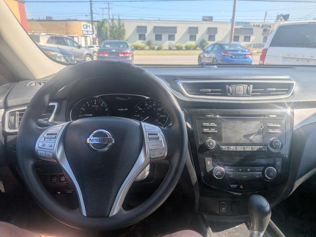 2016 Nissan Rogue SV - Photo 14