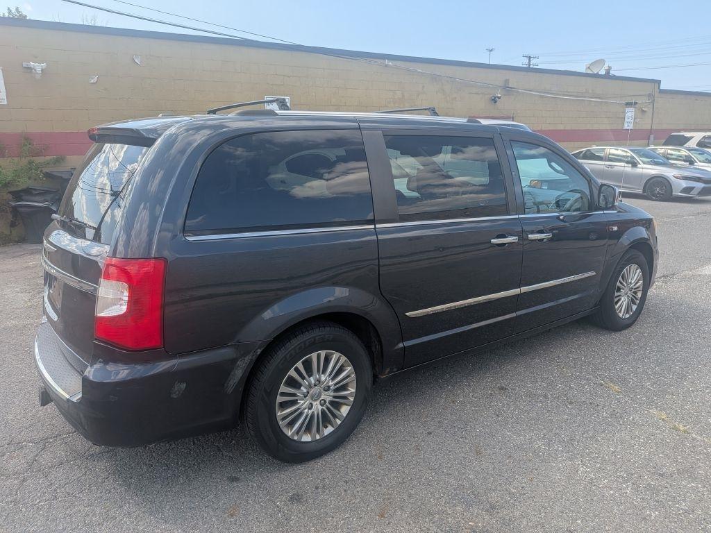 Chrysler Town & Country  2014