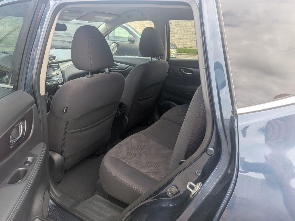 2016 Nissan Rogue SV - Photo 9