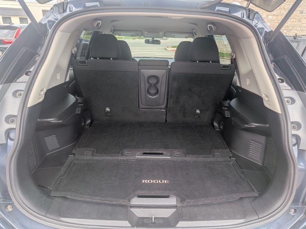 2016 Nissan Rogue SV - Photo 10