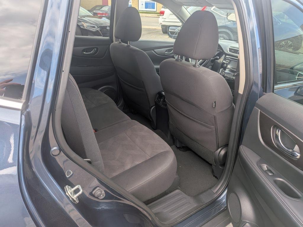 2016 Nissan Rogue SV - Photo 11
