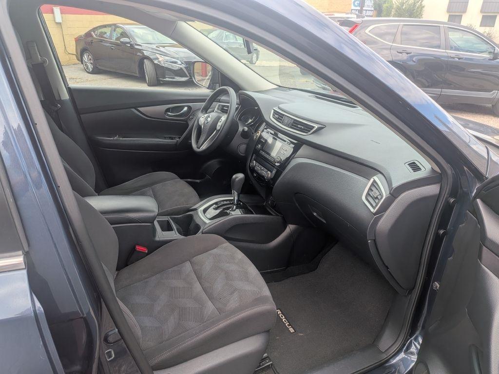 2016 Nissan Rogue SV - Photo 12
