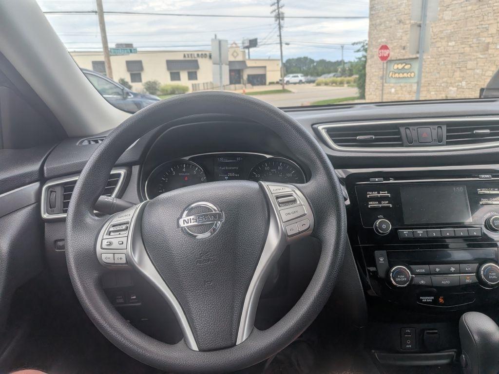 2016 Nissan Rogue SV - Photo 14