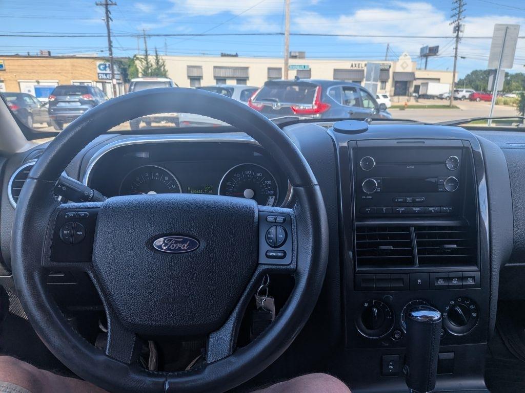 2010 Ford Explorer XLT - Photo 14