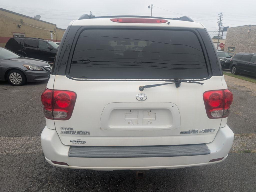 Toyota Sequoia  2005