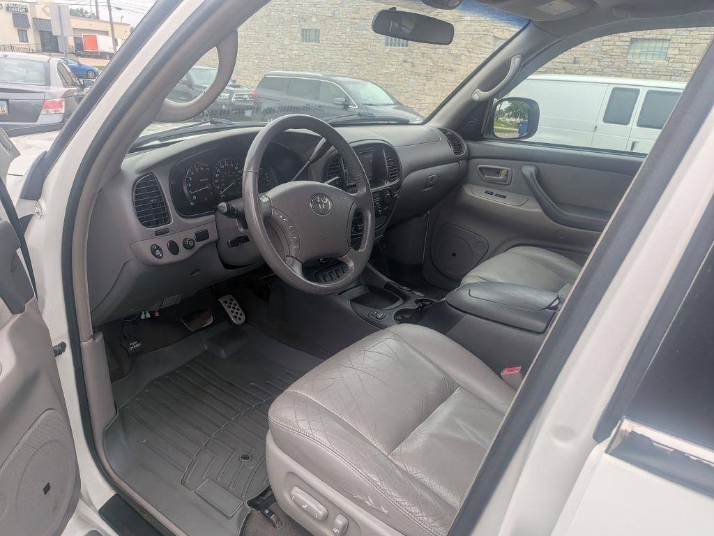 Toyota Sequoia  2005