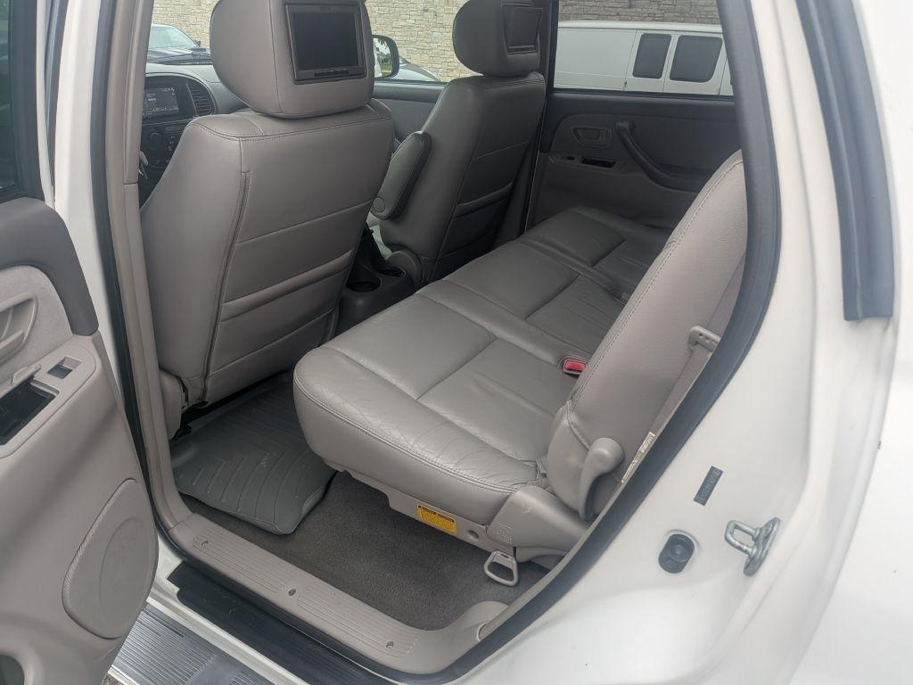 Toyota Sequoia  2005