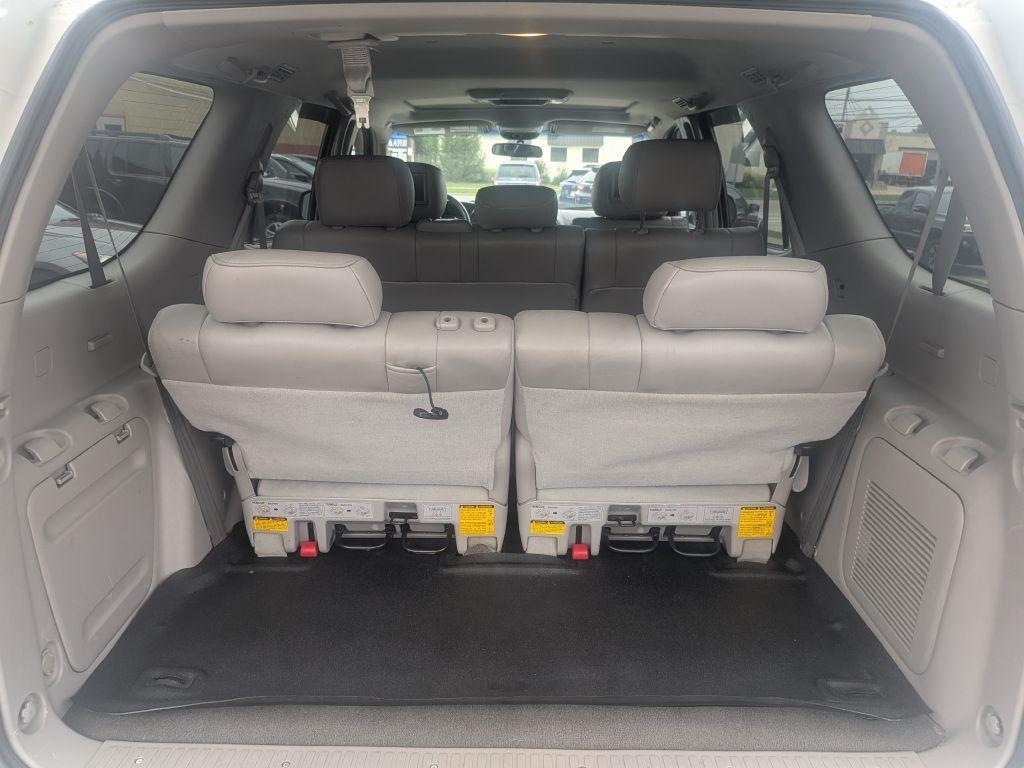 Toyota Sequoia  2005