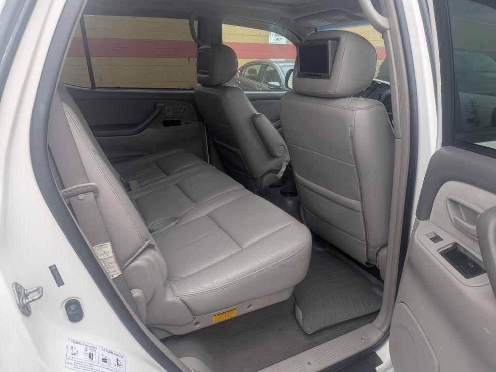 Toyota Sequoia  2005