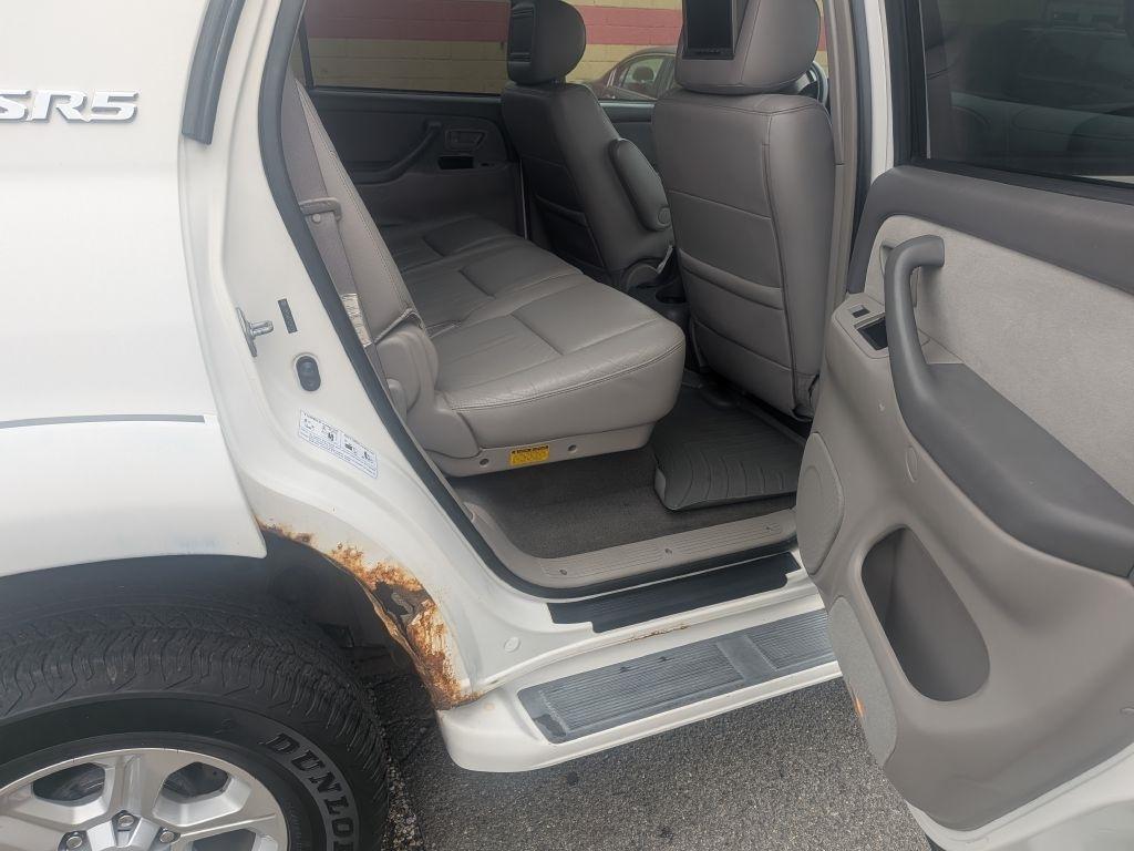 Toyota Sequoia  2005
