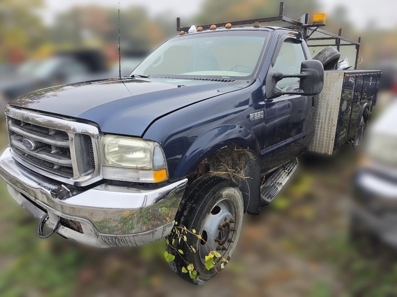 2002 Ford F-550 Regular Cab 4WD DRW