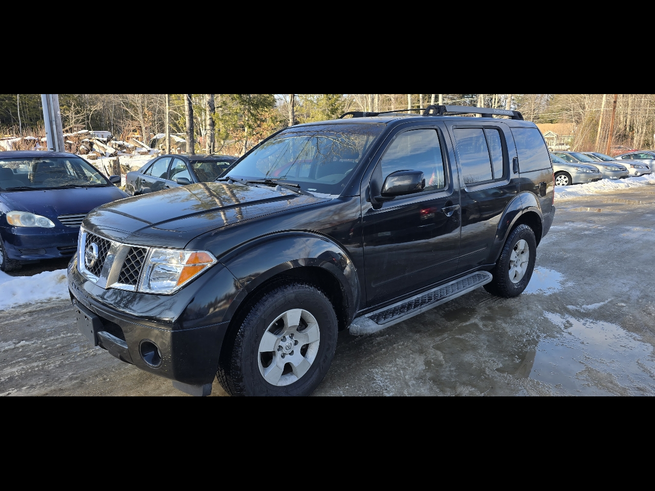 2005 Nissan Pathfinder XE 2WD