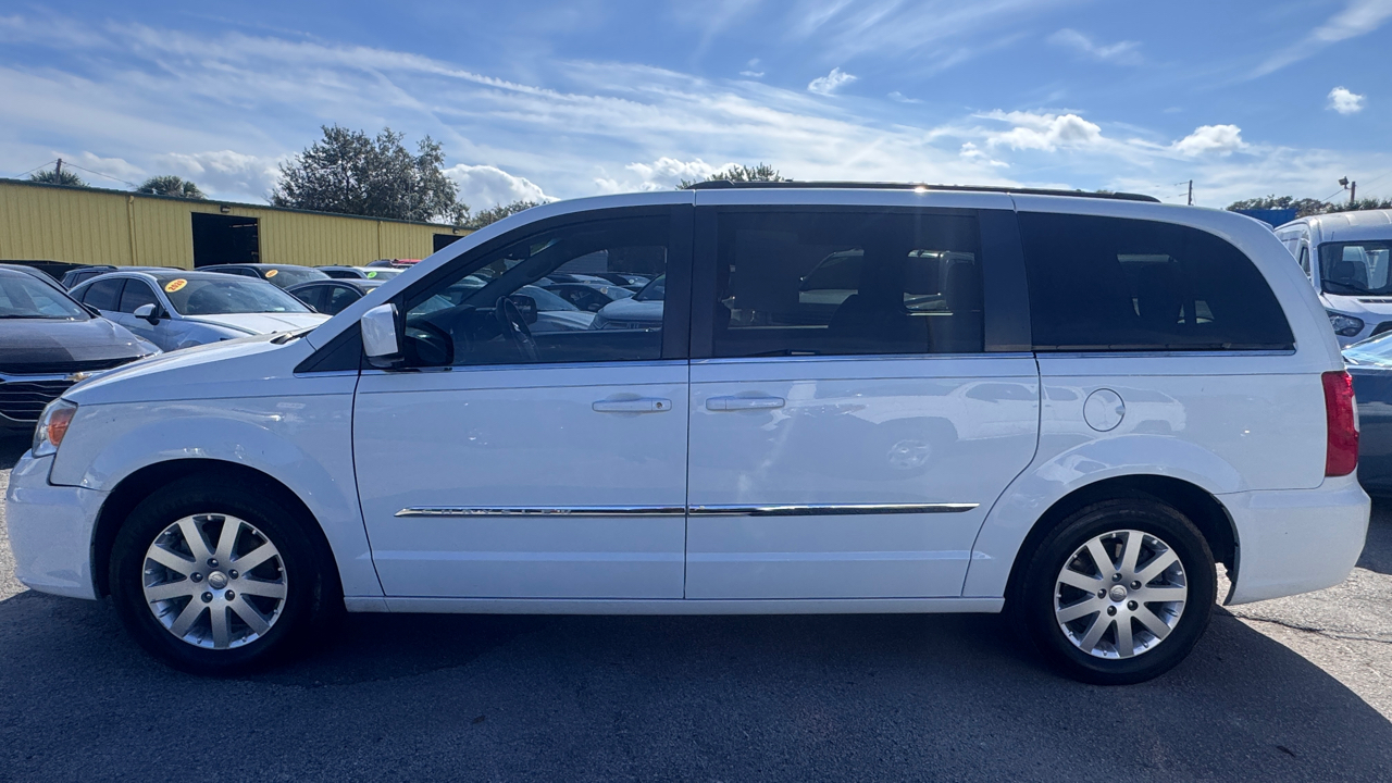 Chrysler Town & Country Touring 2016