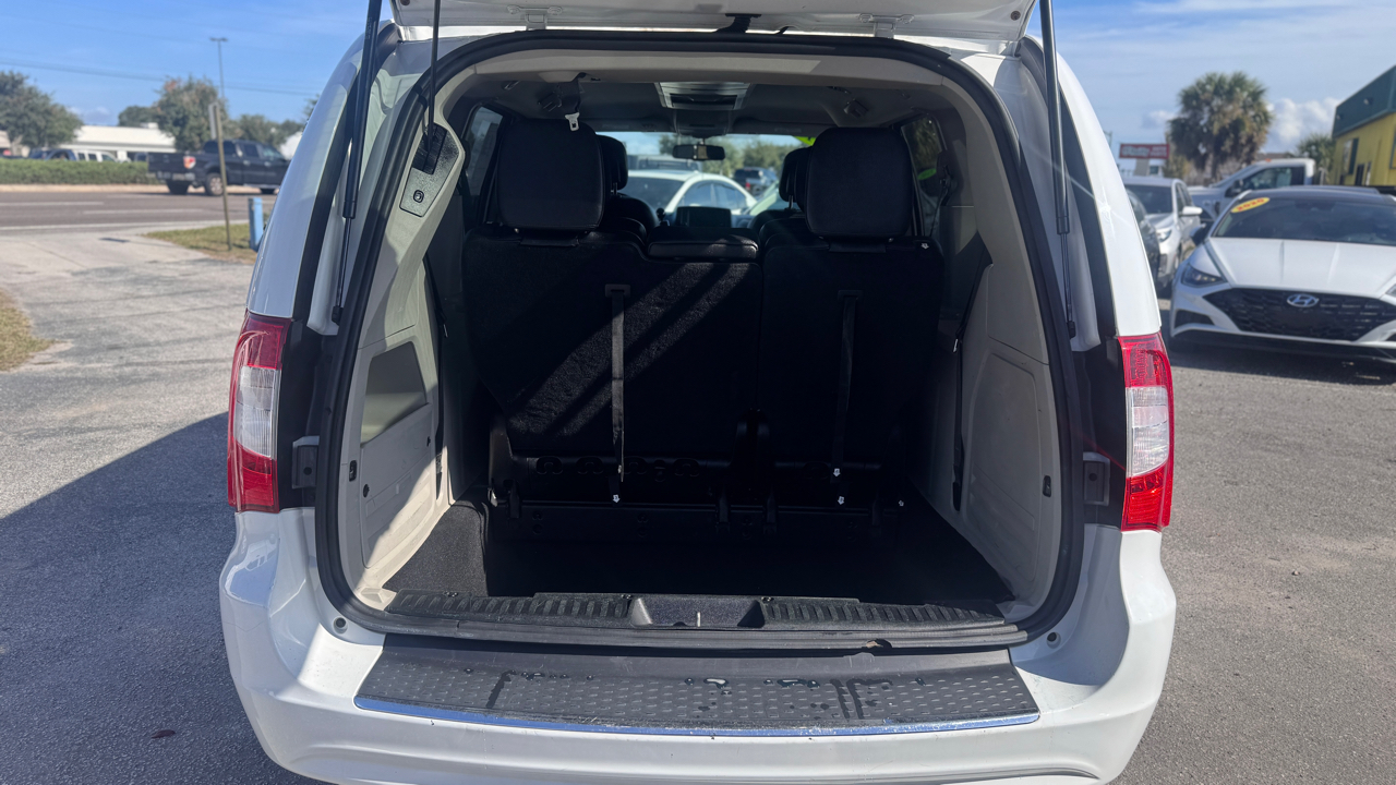 Chrysler Town & Country Touring 2016