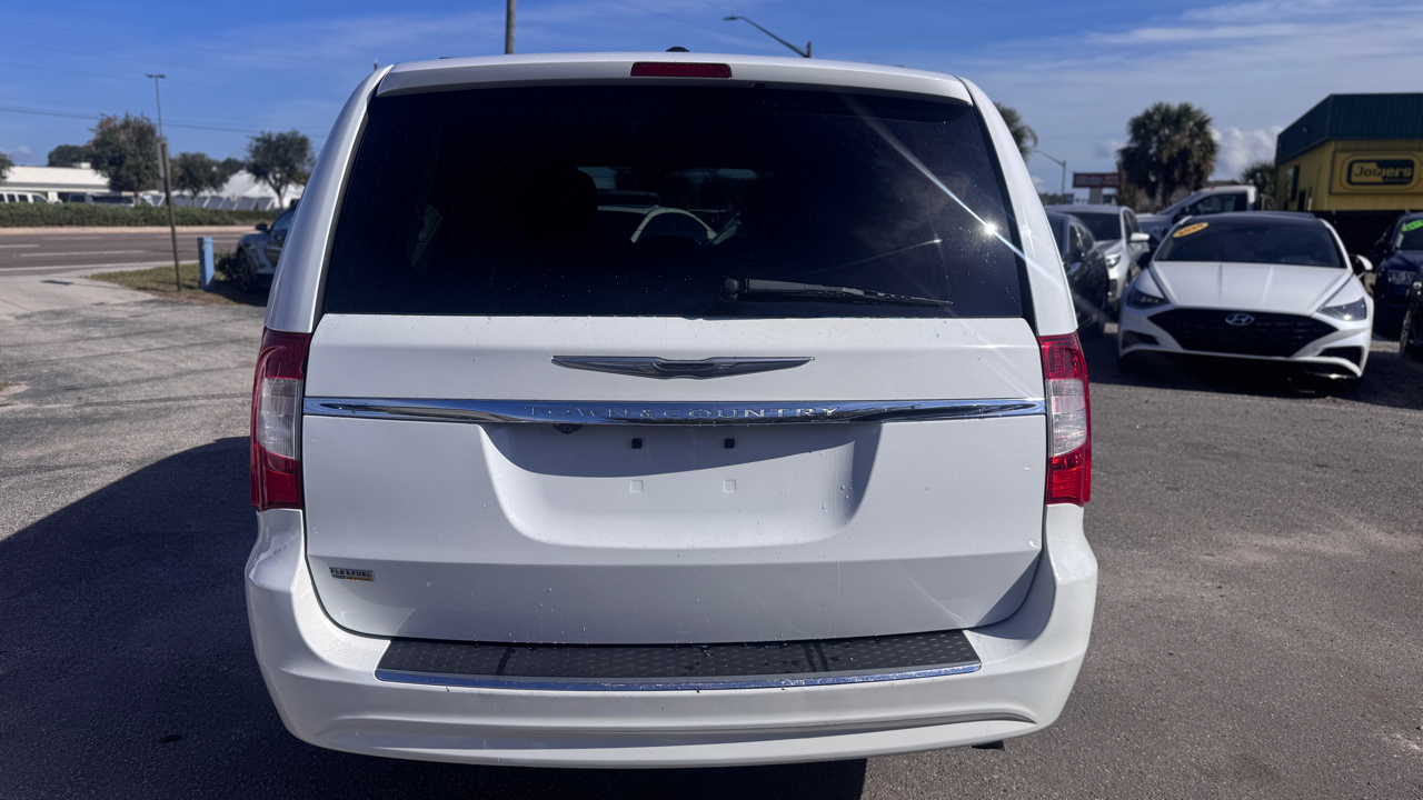 Chrysler Town & Country Touring 2016