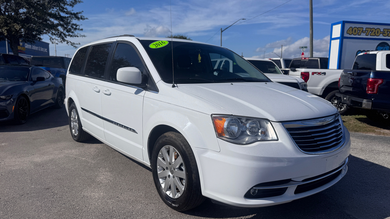 Chrysler Town & Country Touring 2016