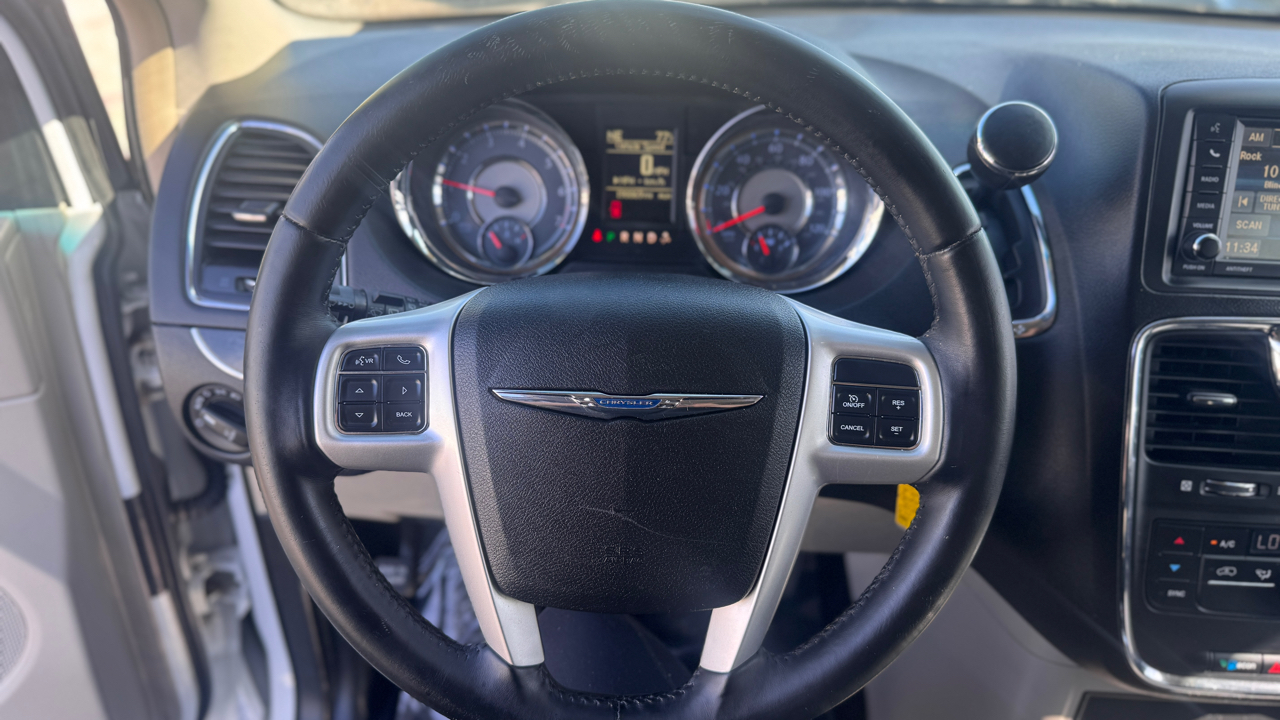 Chrysler Town & Country Touring 2016