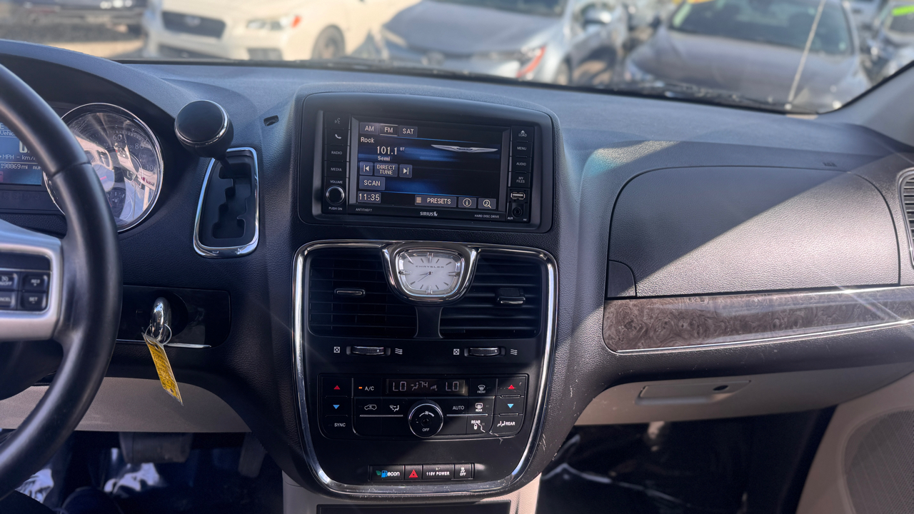 Chrysler Town & Country Touring 2016