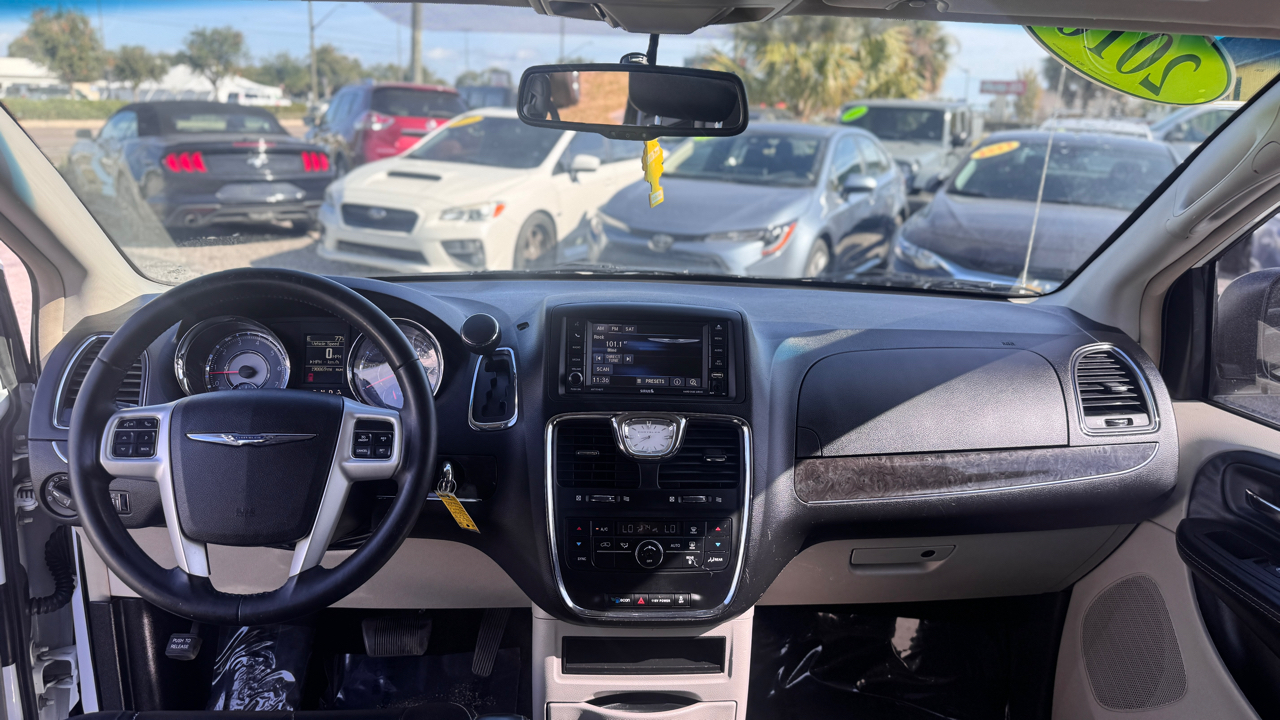 Chrysler Town & Country Touring 2016