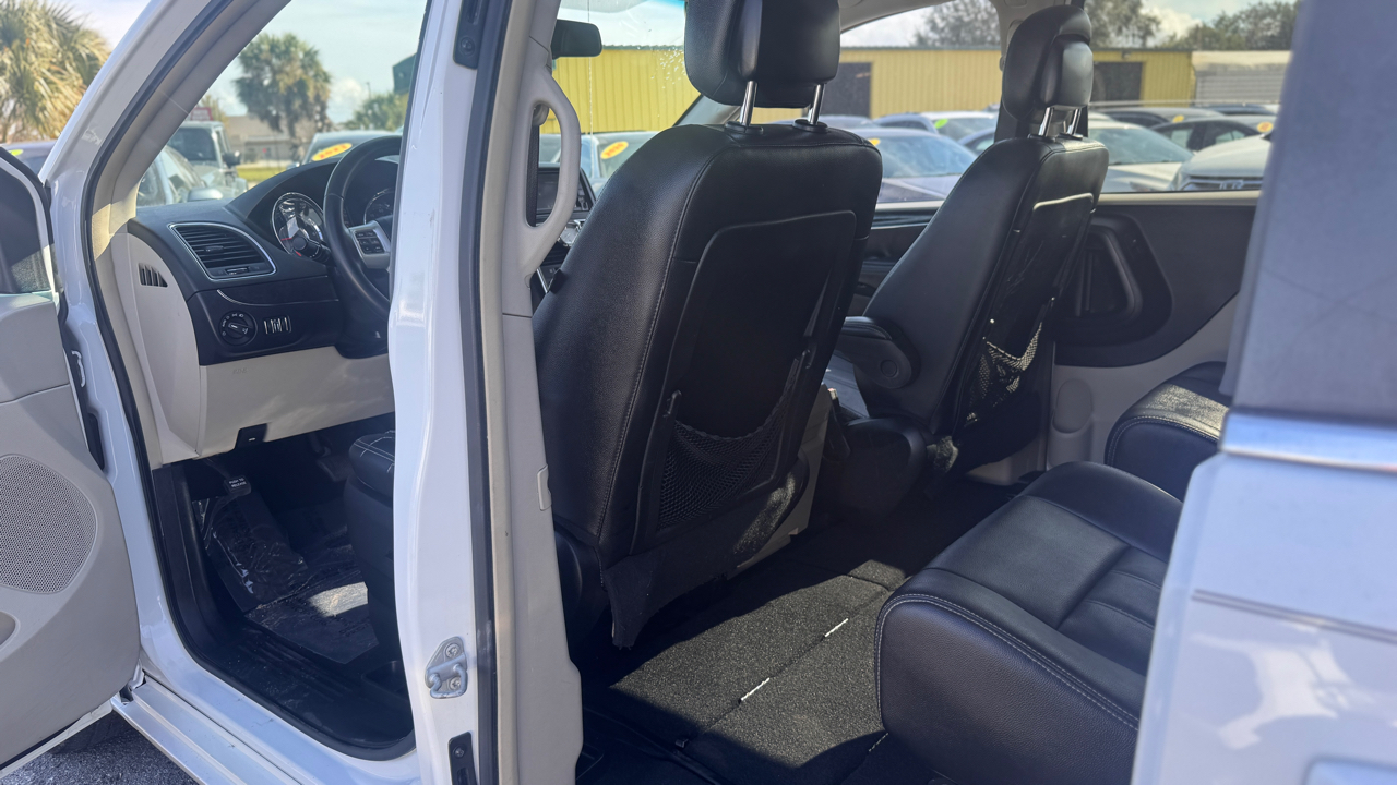 Chrysler Town & Country Touring 2016