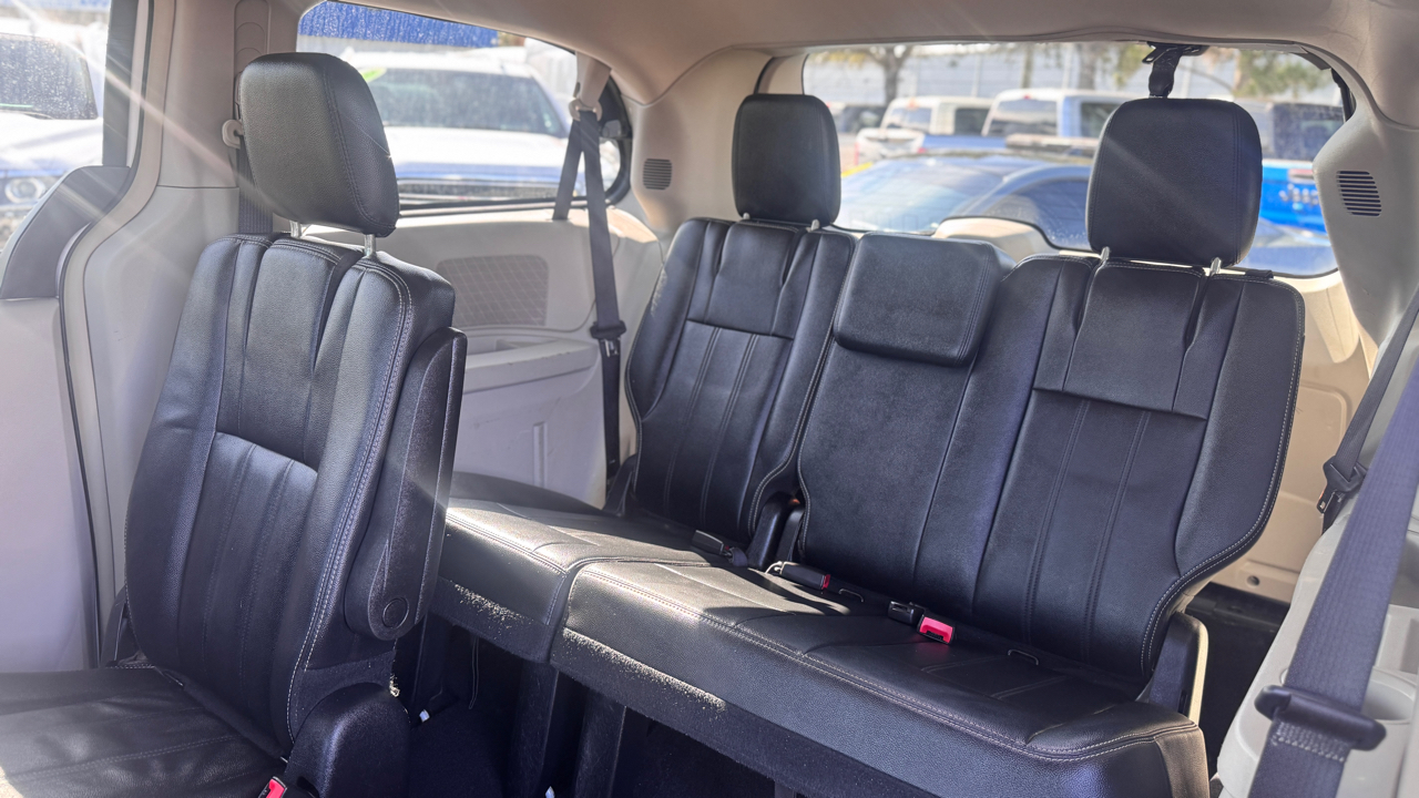 Chrysler Town & Country Touring 2016