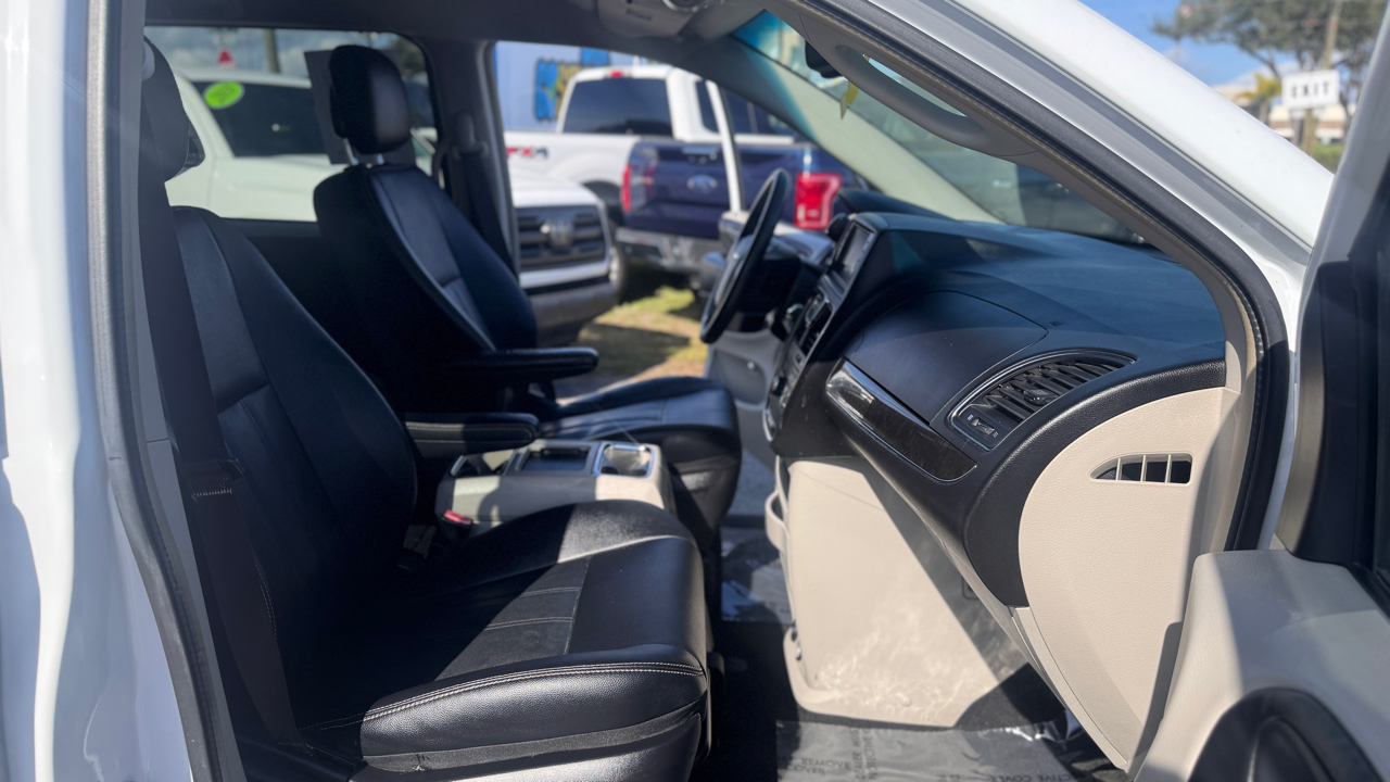 Chrysler Town & Country Touring 2016