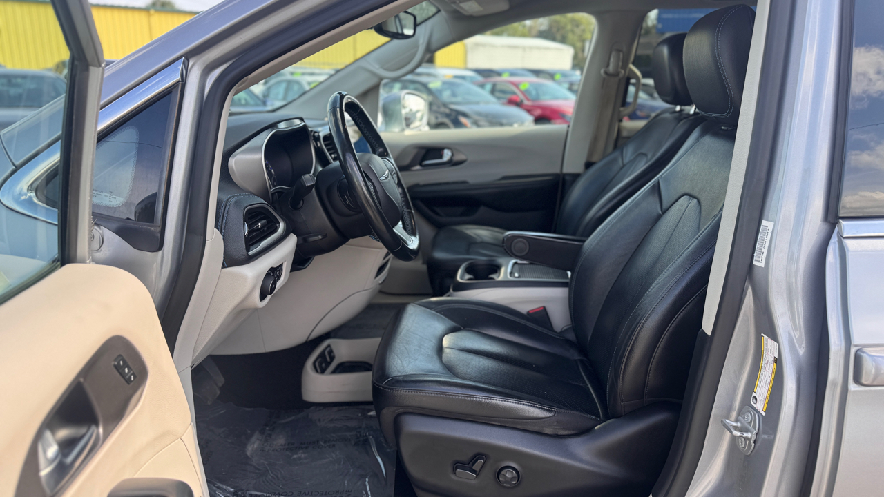 Chrysler Pacifica Touring L Plus FWD 2021