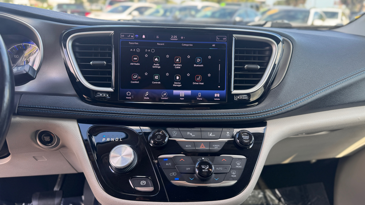 Chrysler Pacifica Touring L Plus FWD 2021