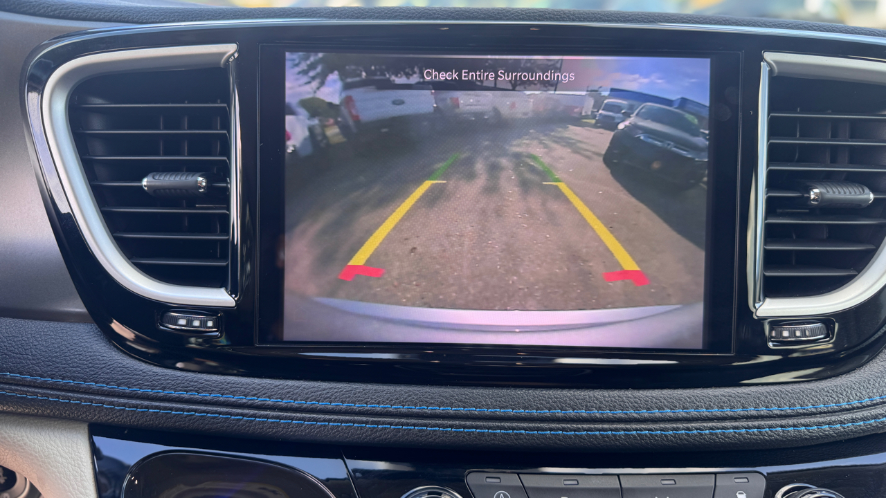 Chrysler Pacifica Touring L Plus FWD 2021