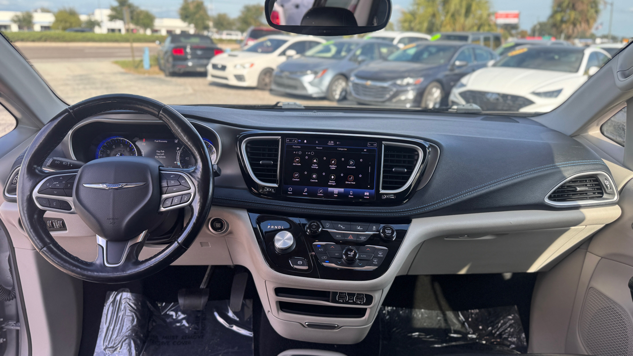 Chrysler Pacifica Touring L Plus FWD 2021